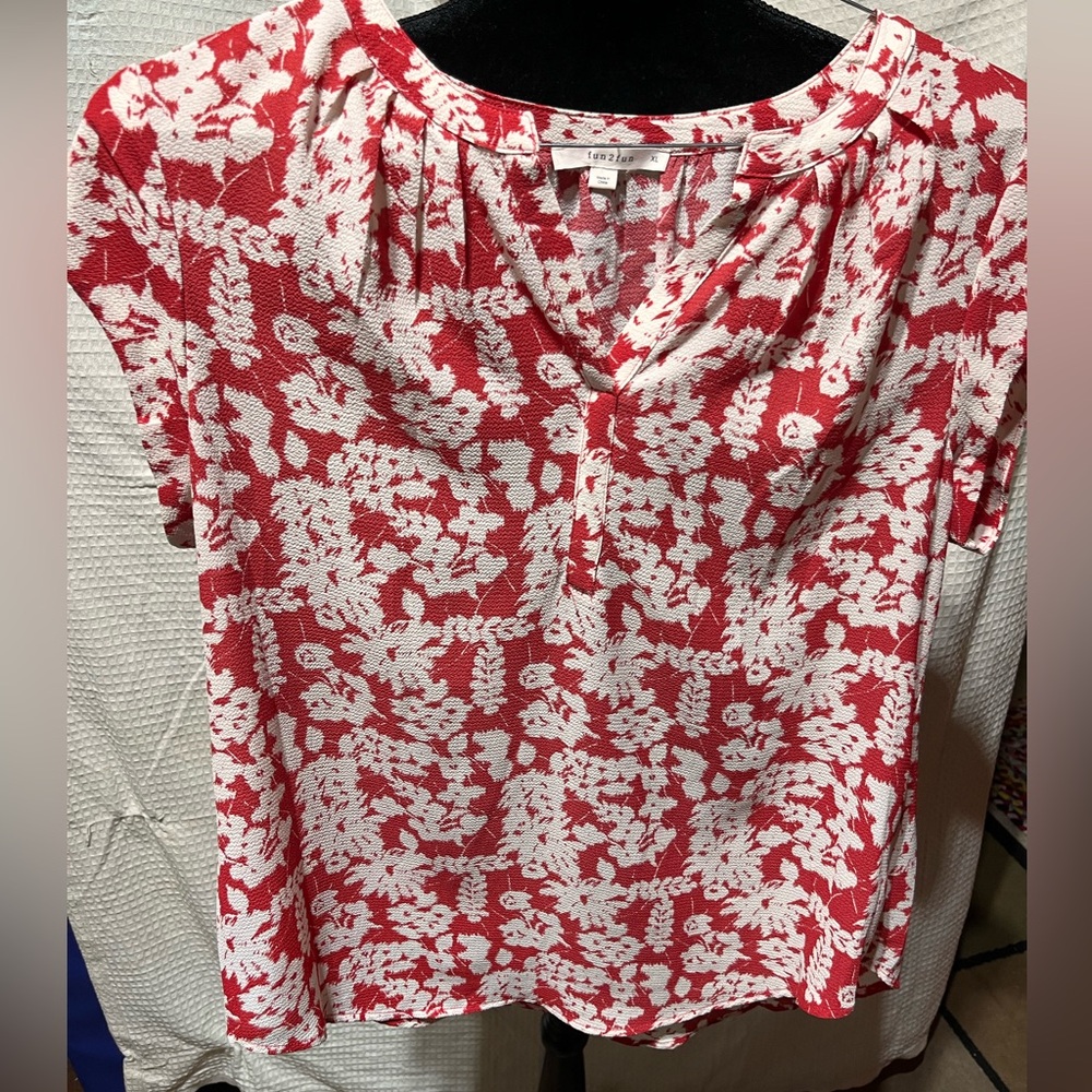 Fun2fun floral top size XL